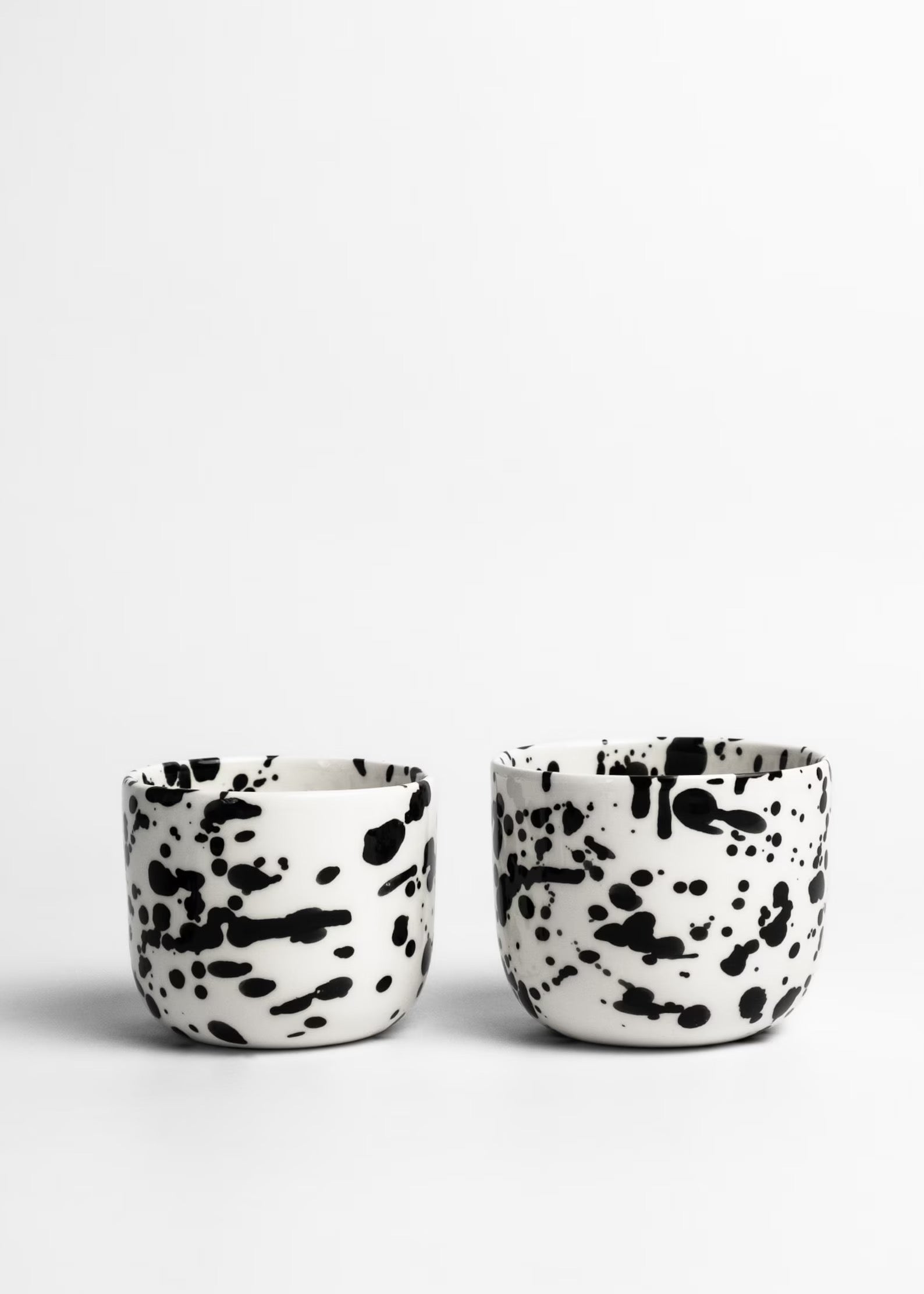 Handmade ceramic coffee cup, Black & White Modern ceramic cup set, No handle mug with black splashes, Splattered cup, Ceramic tumbler